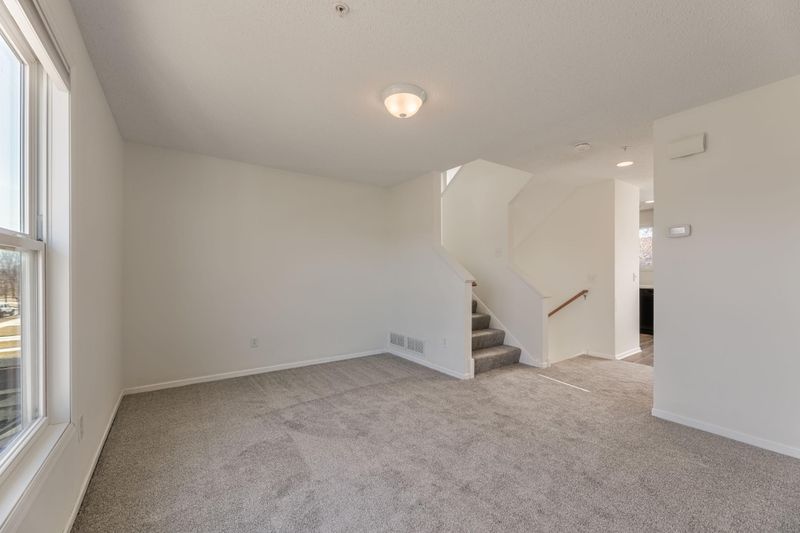 3130 Thoreau Rd, Chaska, MN 55318