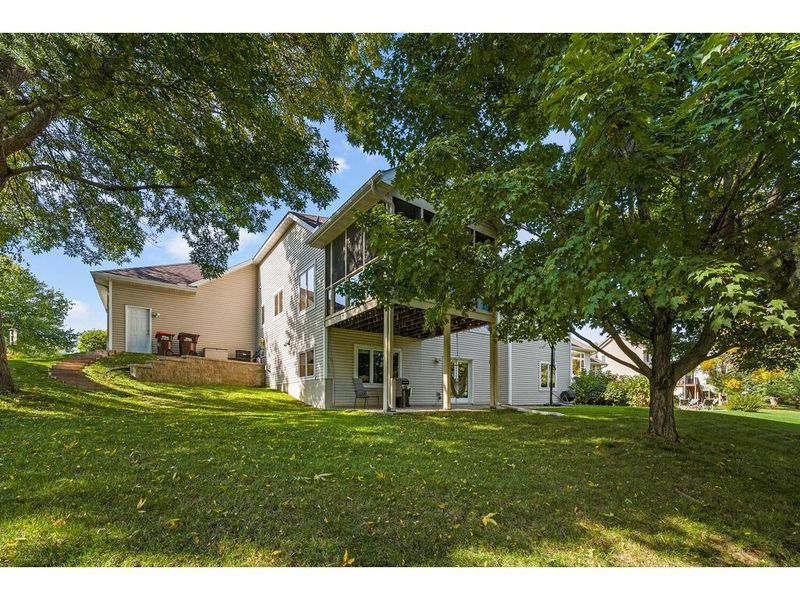 8065 Enclave Bay, Woodbury, MN 55125