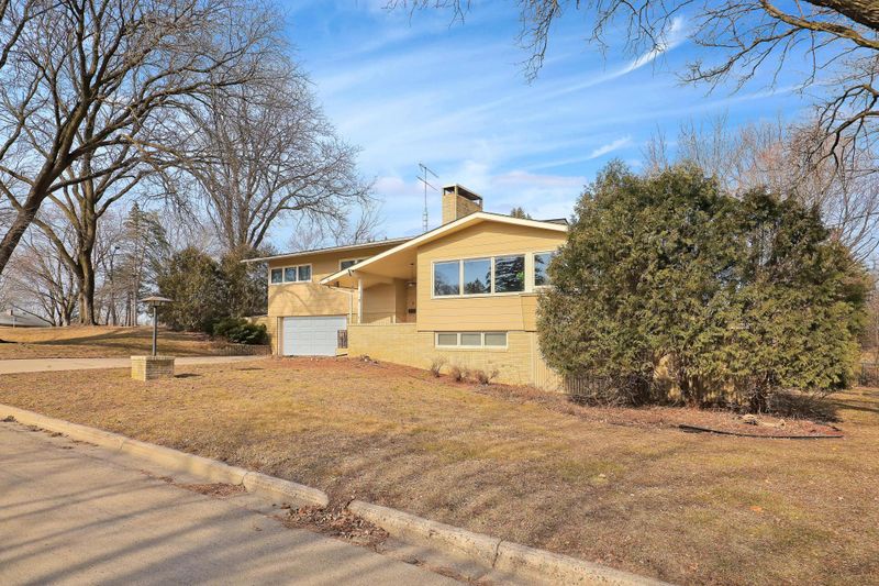 7 Botsford Cir, Faribault, MN 55021