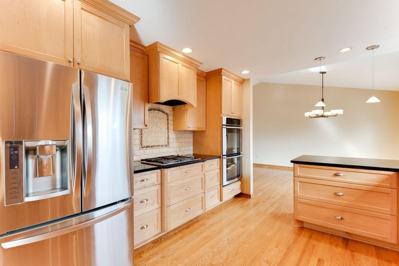 11151 Rhode Island Ave S, Bloomington, MN 55438