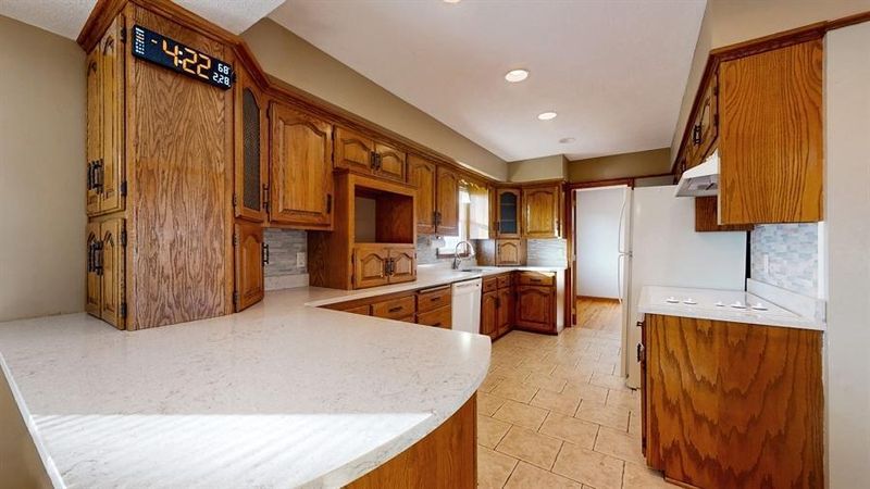 5833 Decatur Ave N, New Hope, MN 55428