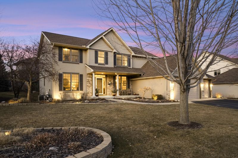 19052 Inndale Dr, Lakeville, MN 55044