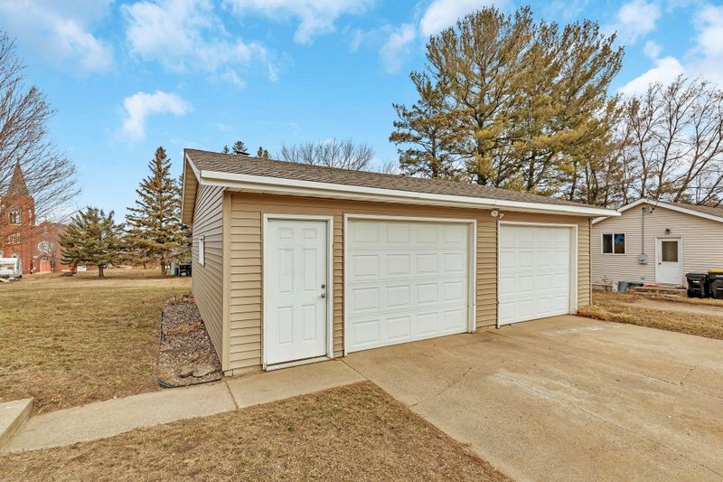 321 Plymouth St, Holdingford, MN 56340