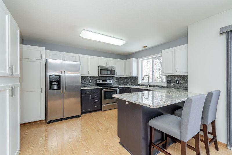 2550 Parkhill Ln SW, Rochester, MN 55902