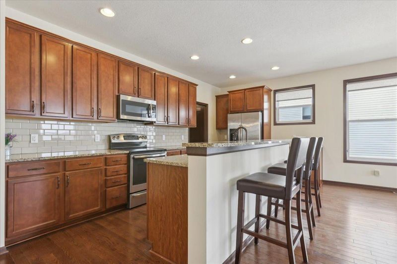 7502 Shadyview Ln N, Maple Grove, MN 55311