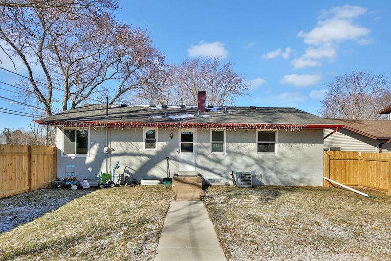 2646 2nd St N, North Saint Paul, MN 55109