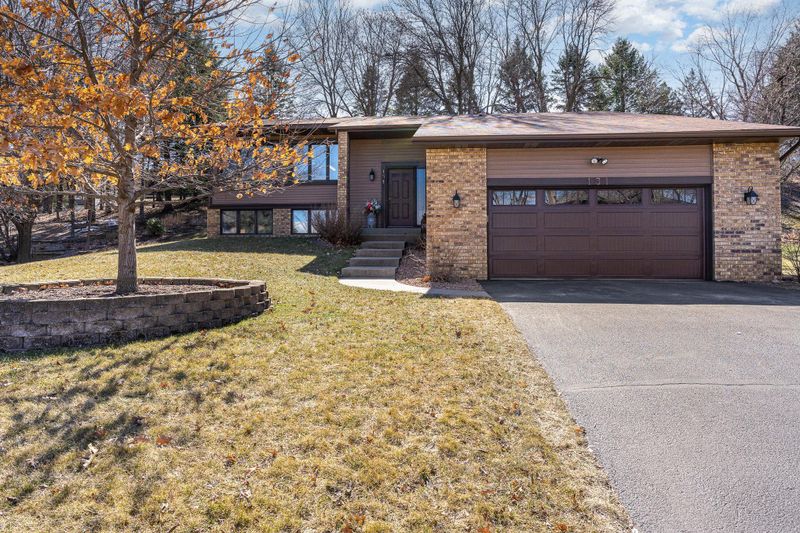 131 Carriage Ln, Burnsville, MN 55306