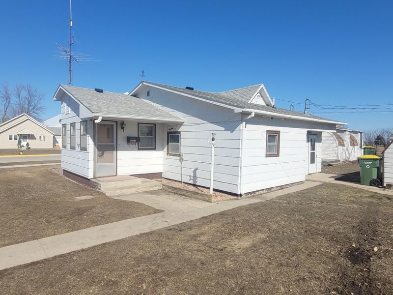904 2nd St SE, Pipestone, MN 56164