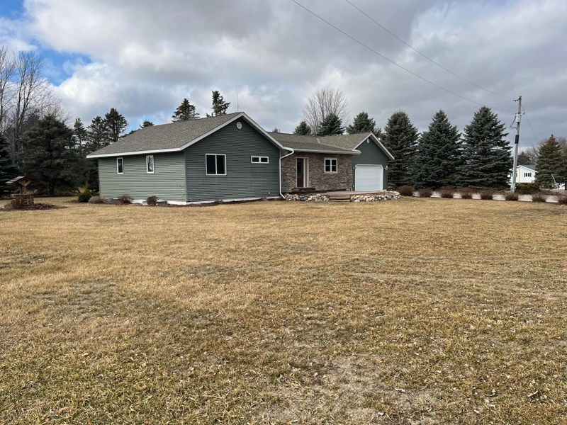 18677 Agate Dr, Sauk Centre, MN 56378