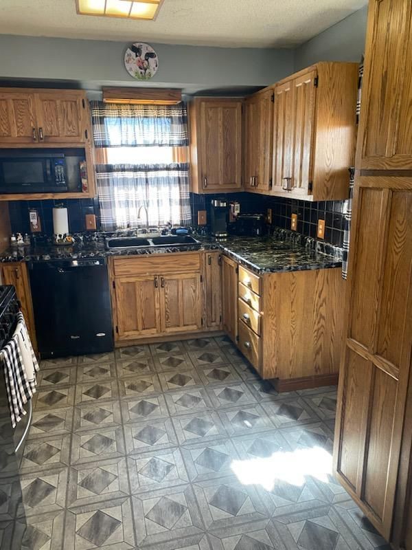 530 115th Ave NW, Coon Rapids, MN 55448