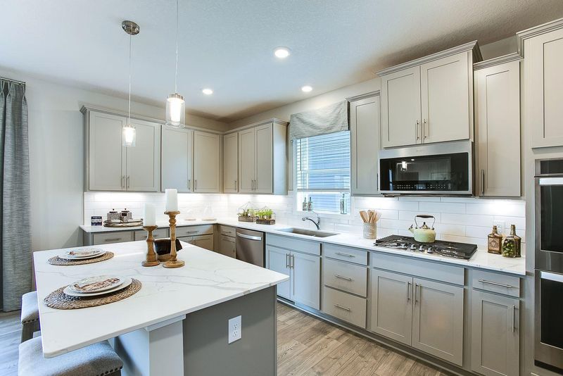 4701 Devonshire Ln, Chaska, MN 55318
