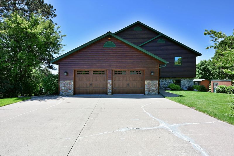 107 E Lake Dr, Shell Lake, WI 54871
