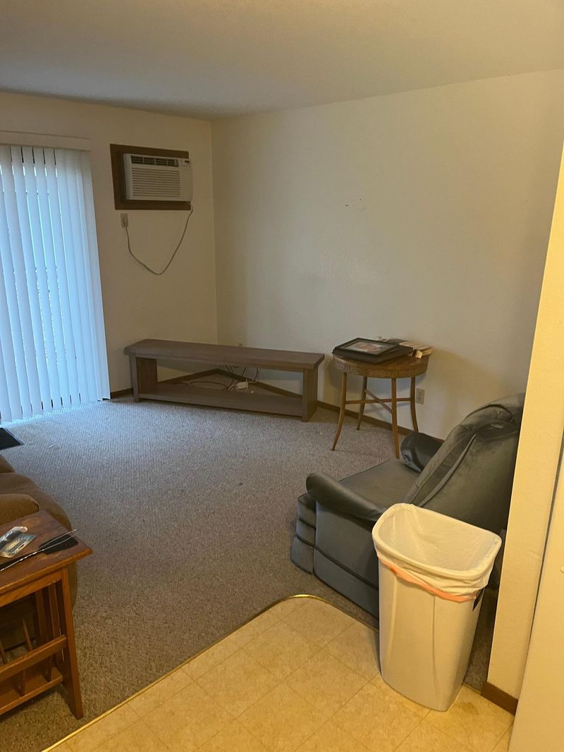 416 S Sibley Ave S #201S, Litchfield, MN 55355