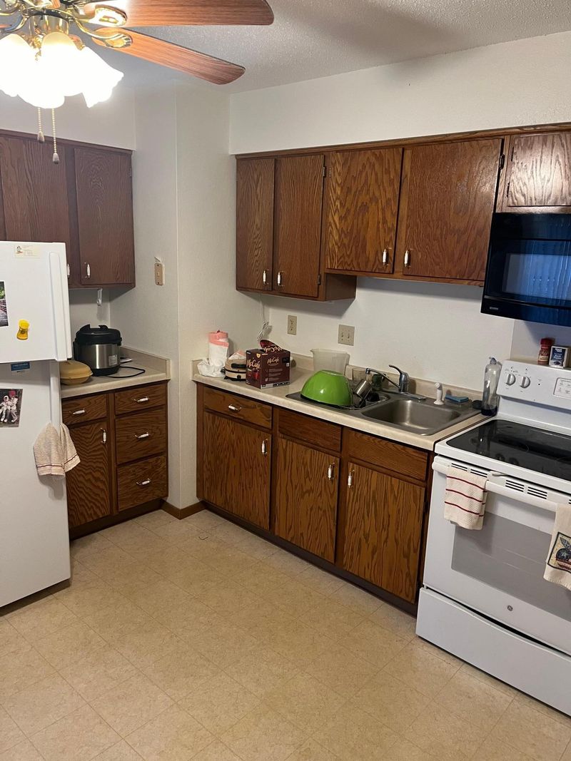 416 S Sibley Ave S #201S, Litchfield, MN 55355