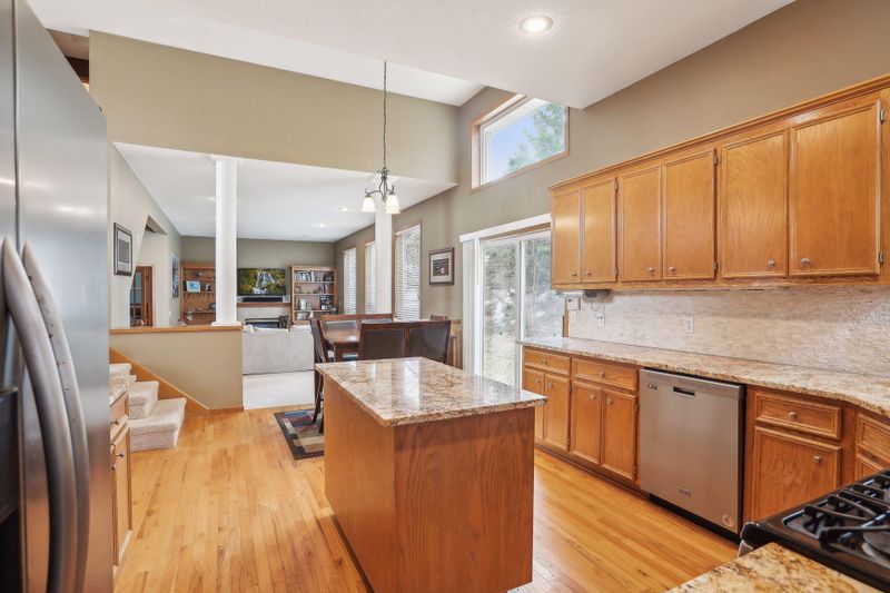 3634 Bailey Ridge Dr, Woodbury, MN 55125