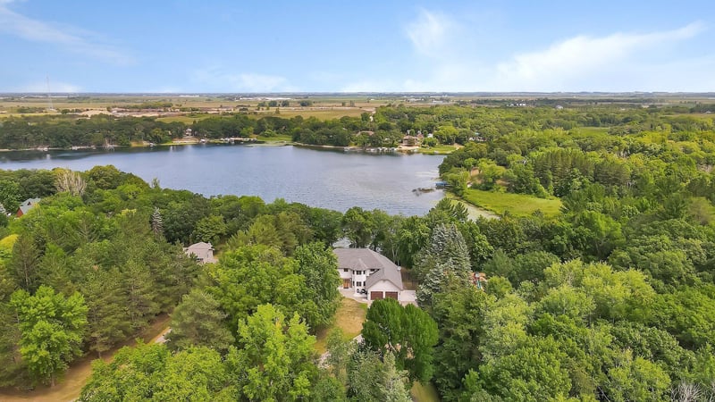 13998 212th Ave NE, New London, MN 56273