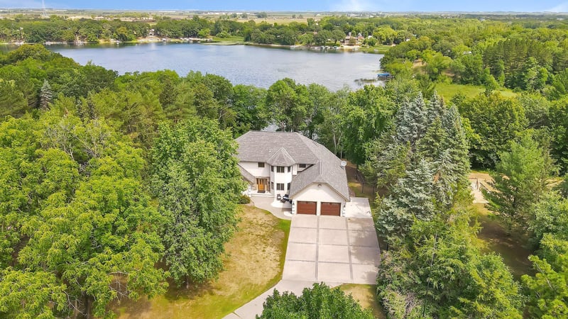 13998 212th Ave NE, New London, MN 56273