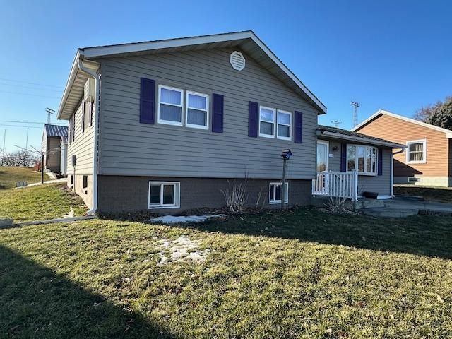 306 1st Ave SW, Spring Grove, MN 55974