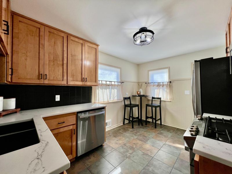 9007 7th St NE, Blaine, MN 55434
