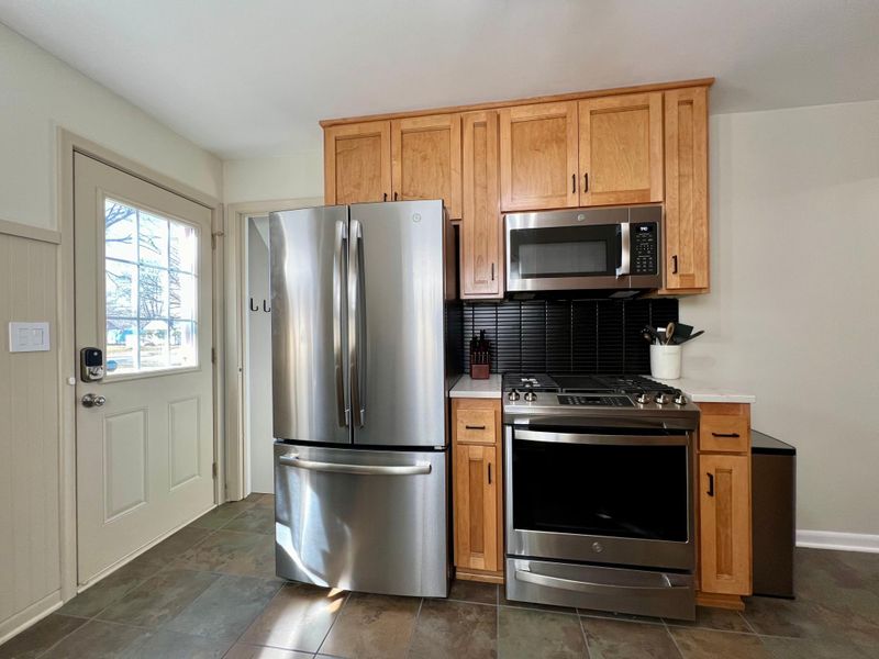 9007 7th St NE, Blaine, MN 55434