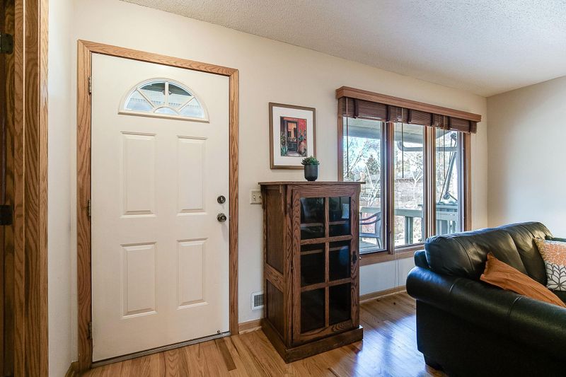 209 Windsor Ct, New Brighton, MN 55112