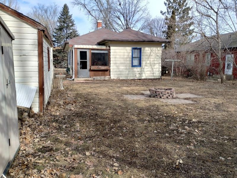 637 W Laurel St, Fergus Falls, MN 56537