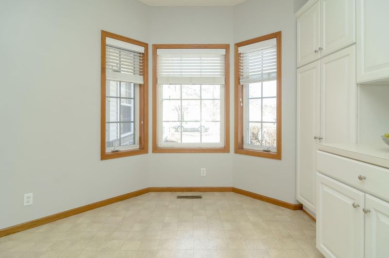 7294 Bordner Dr, Inver Grove Heights, MN 55076