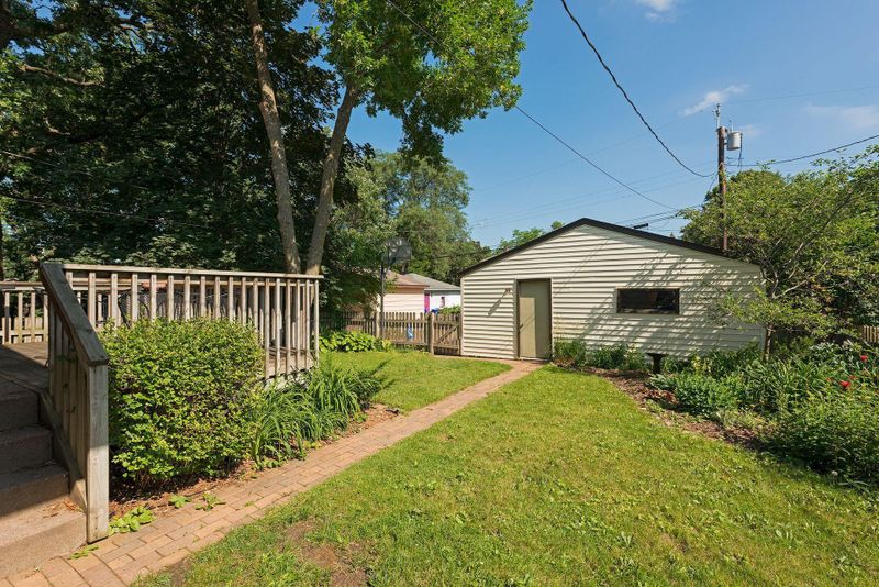 1693 Jefferson Ave, Saint Paul, MN 55105