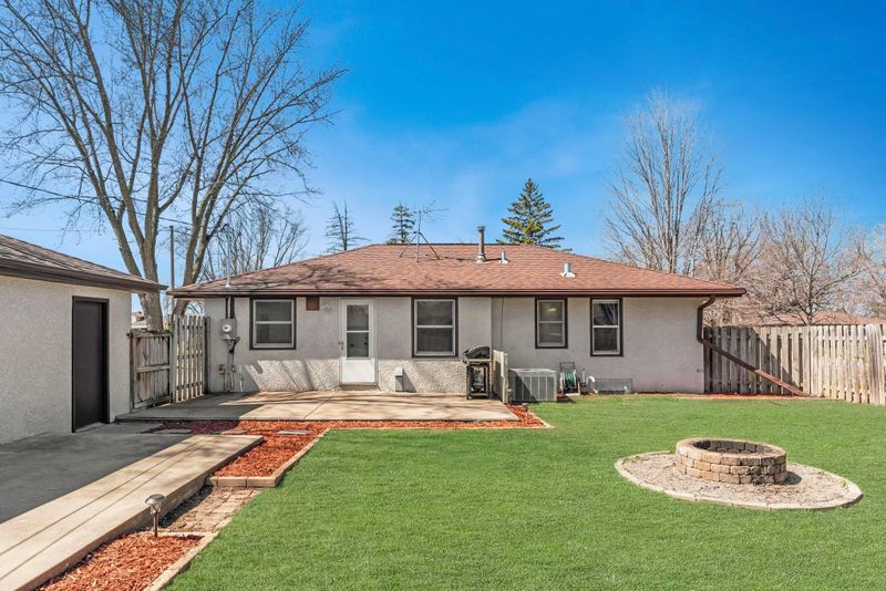 9631 Clinton Ave S, Bloomington, MN 55420