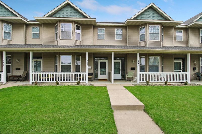 747 Scheffer Ave, Saint Paul, MN 55102