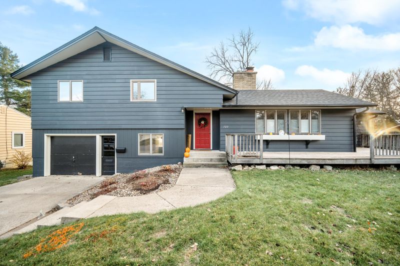 709 Summit Ave W, Northfield, MN 55057