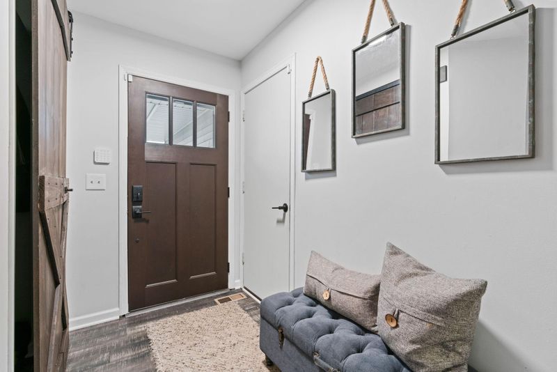 2661 Cornelia Trl, Woodbury, MN 55125