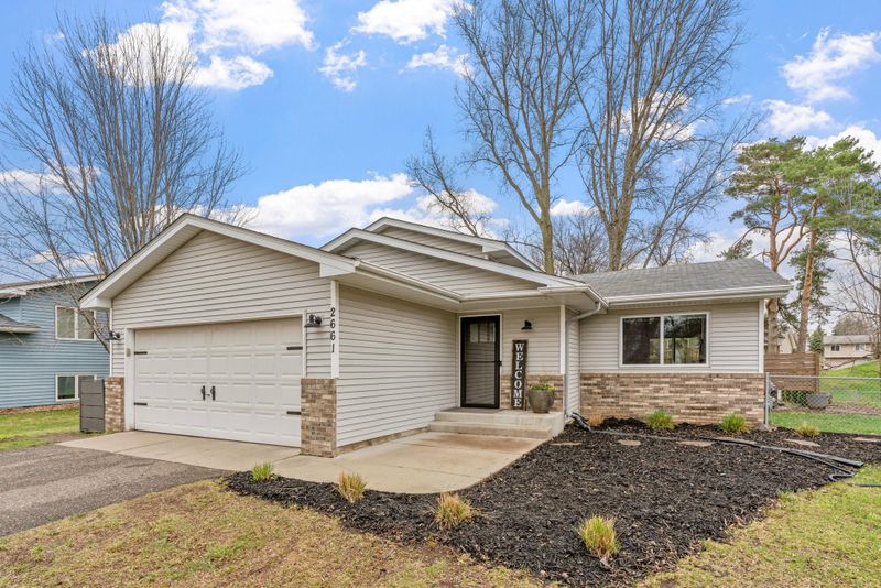2661 Cornelia Trl, Woodbury, MN 55125