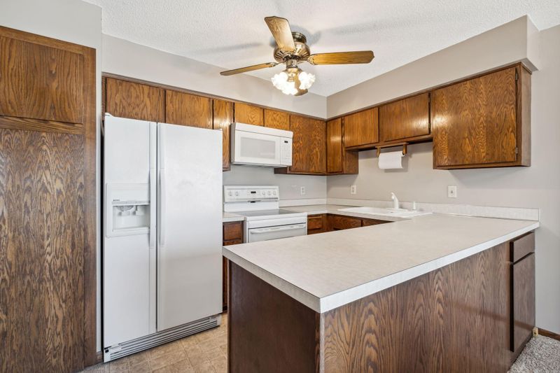 8353 W 100th St, Bloomington, MN 55438
