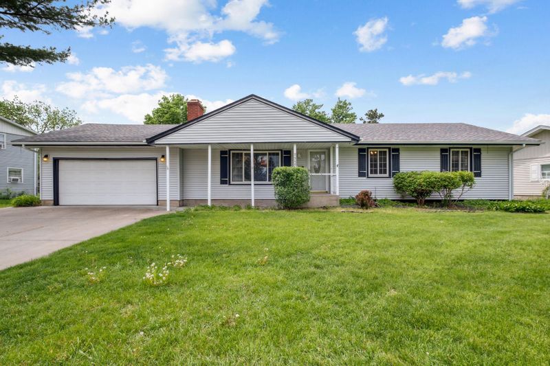 7557 Lee Ave N, Brooklyn Park, MN 55443