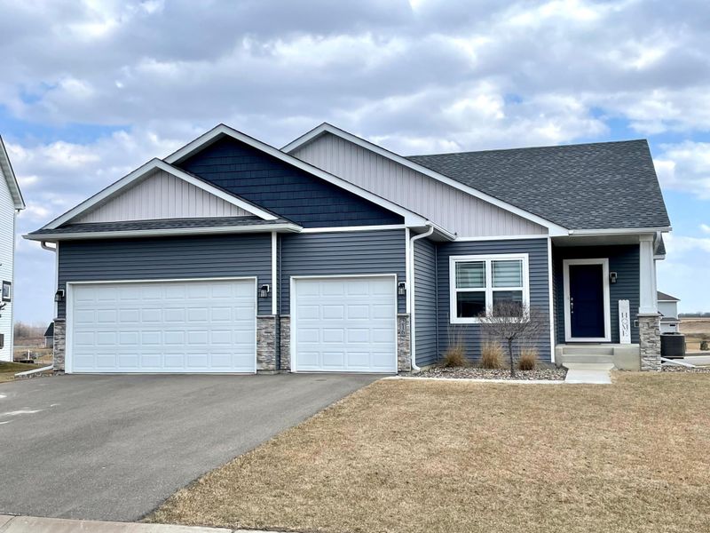 216 Tower Ave, Dundas, MN 55019