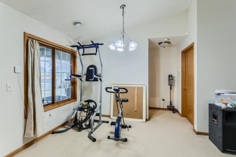 6513 Riverwood Ln, Brooklyn Center, MN 55430