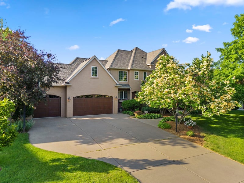9120 Heritage Way, Woodbury, MN 55125