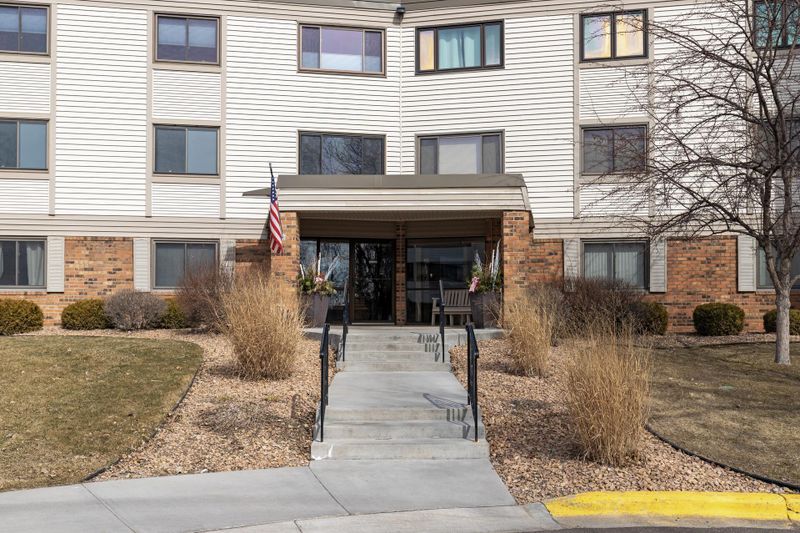 10540 43rd Ave N #310, Plymouth, MN 55442
