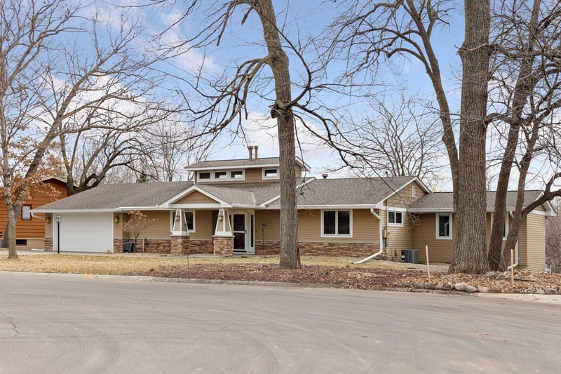 371 Maple Island Rd, Burnsville, MN 55306