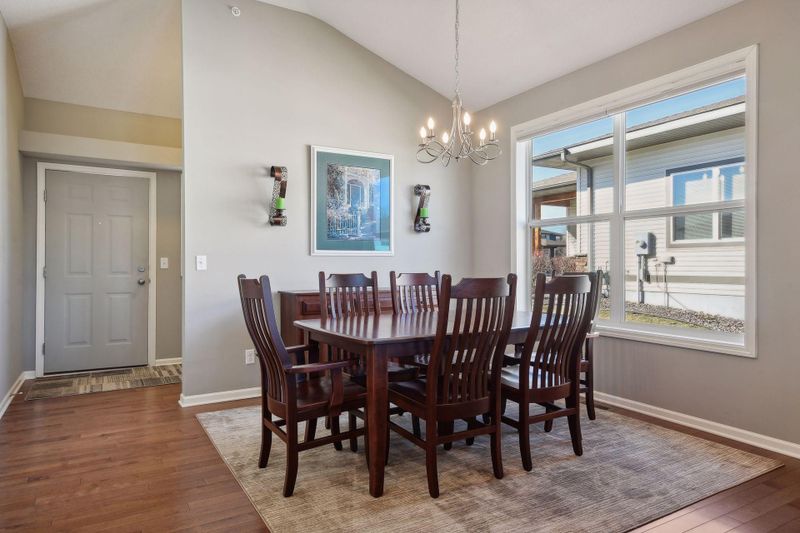 1204 Vernon Dr, Carver, MN 55315