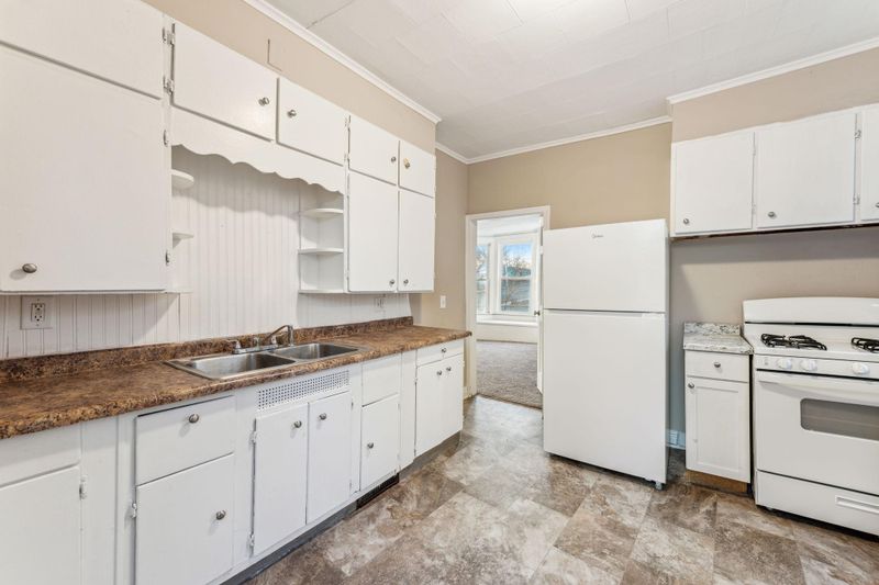 637 Earl St, Saint Paul, MN 55106