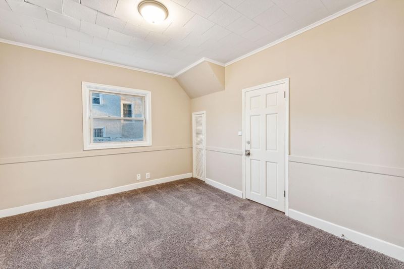 637 Earl St, Saint Paul, MN 55106
