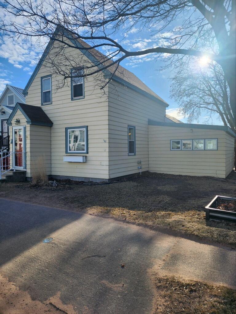 905 Lake Ave S, Duluth, MN 55802