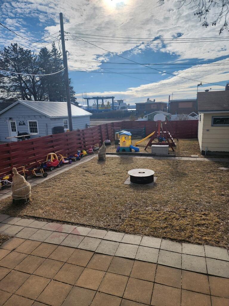905 Lake Ave S, Duluth, MN 55802