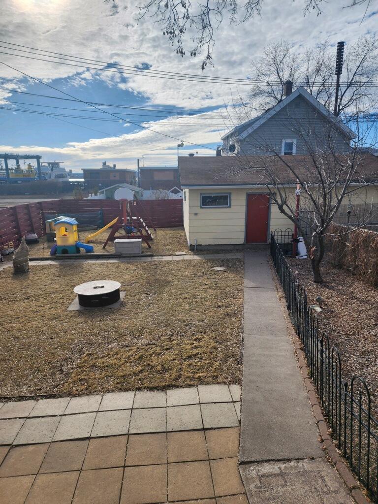 905 Lake Ave S, Duluth, MN 55802