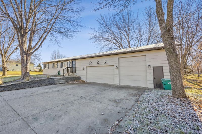 309 Cottonwood Ave NE, Saint Michael, MN 55376