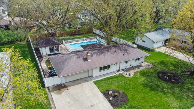 11307 Sibley Dr, Burnsville, MN 55337
