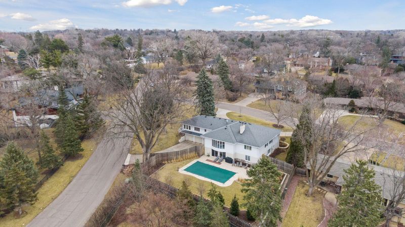 5700 Deville Dr, Edina, MN 55436