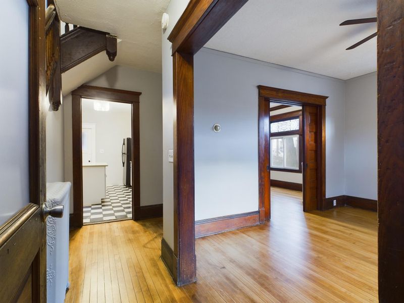 946 Edgerton St, Saint Paul, MN 55130